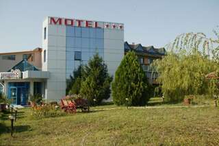 Мотели Formula 1 Motel Бяла-0